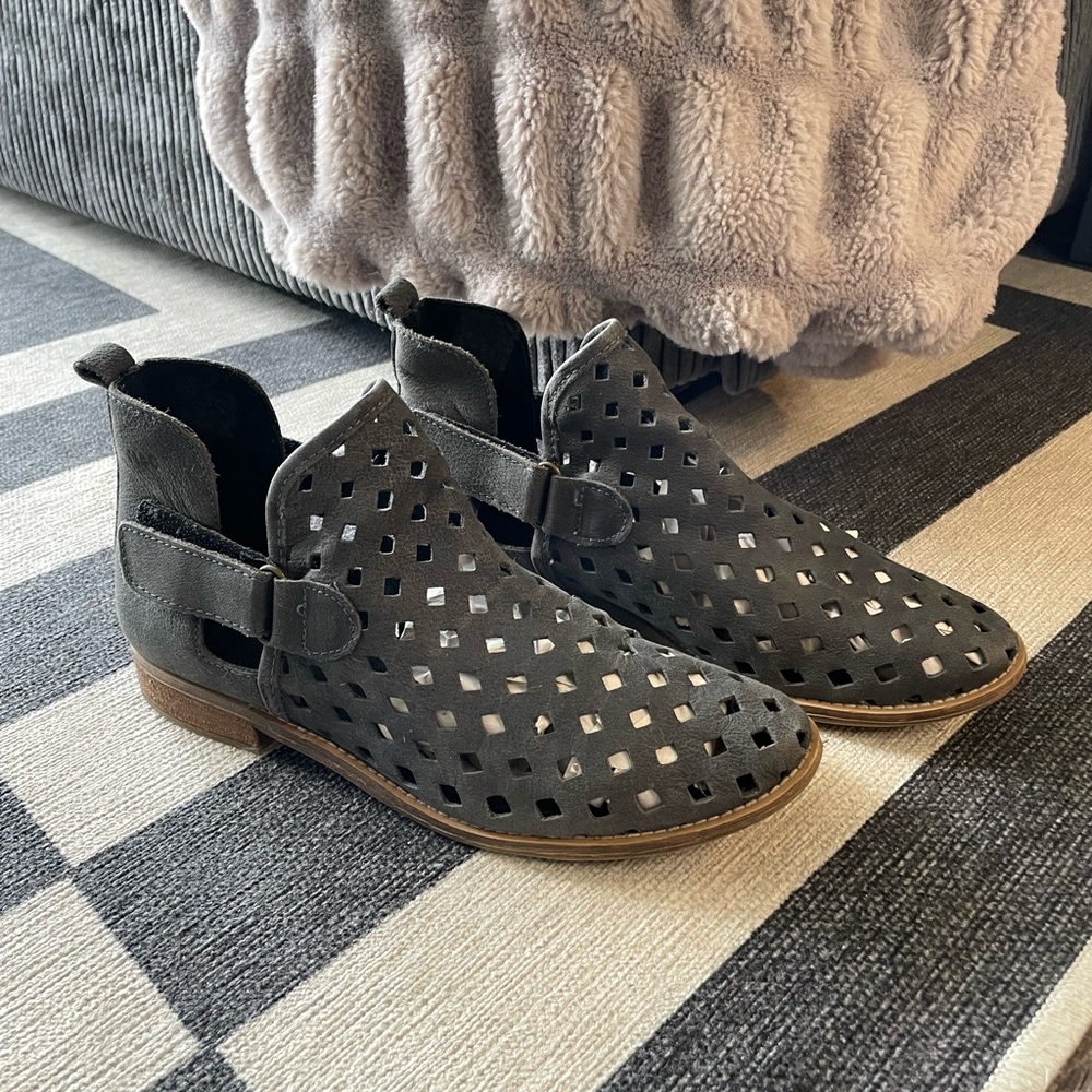 Musse & Cloud Gray Lattice Lazer Cut Open Ankle Boots